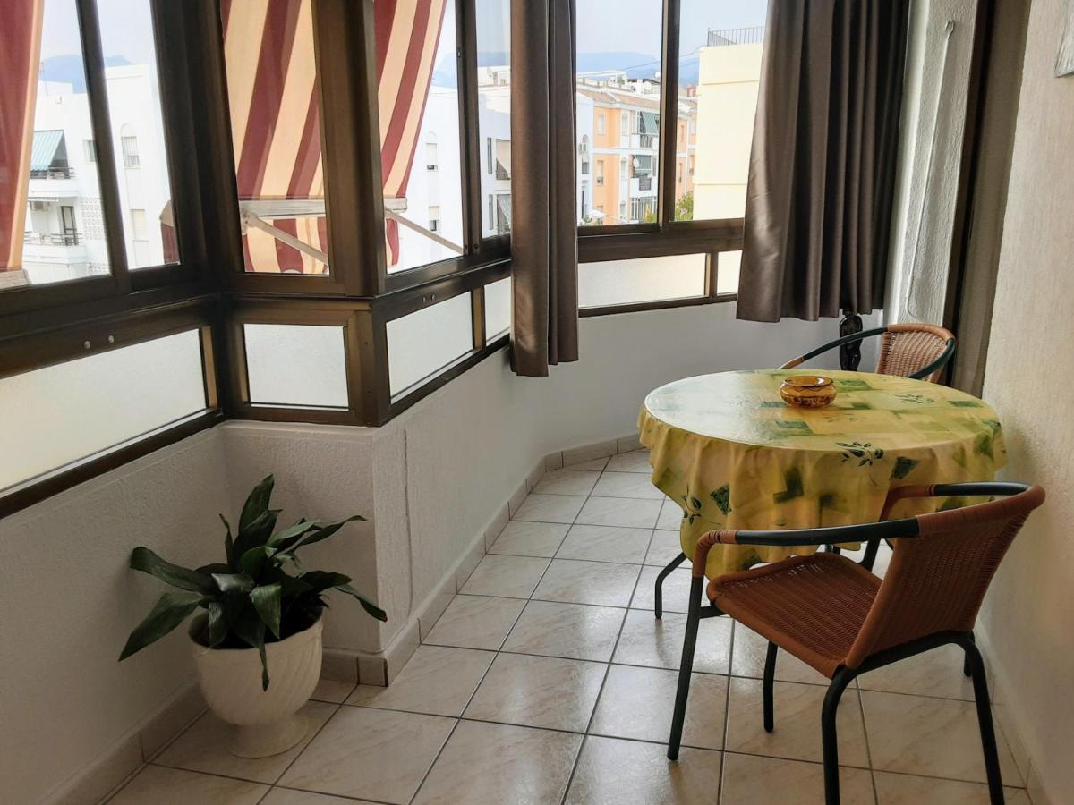 Apartamento Centro De Нерха Екстериор снимка
