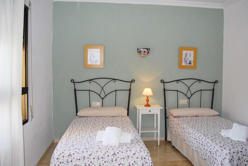 Apartamento Centro De Нерха Екстериор снимка